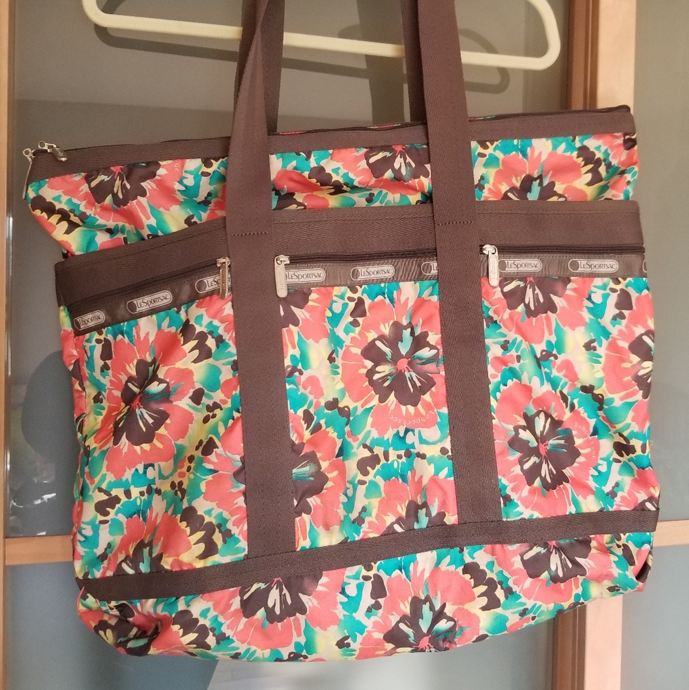 Le Sportsac Floral Weekend Bag